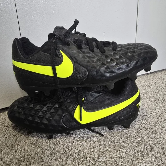 Nike | Shoes | Nike Black And Neon Yellow Tiempo Soccer  display picture 1